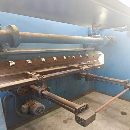 []出售二台折弯机，一台63X2500的，一台100X2500的，少.